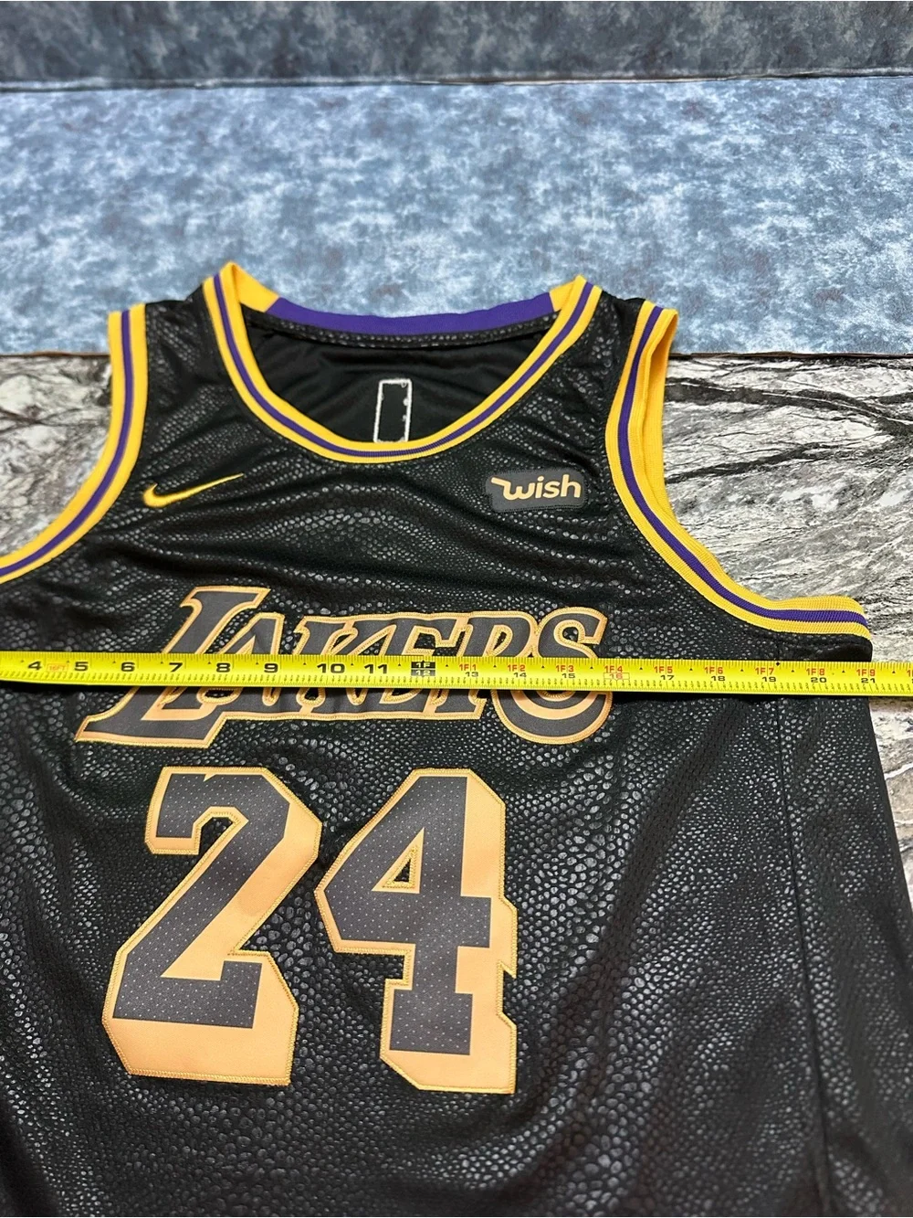 Nike Black & Gold Lakers #24 Basketball Jersey L